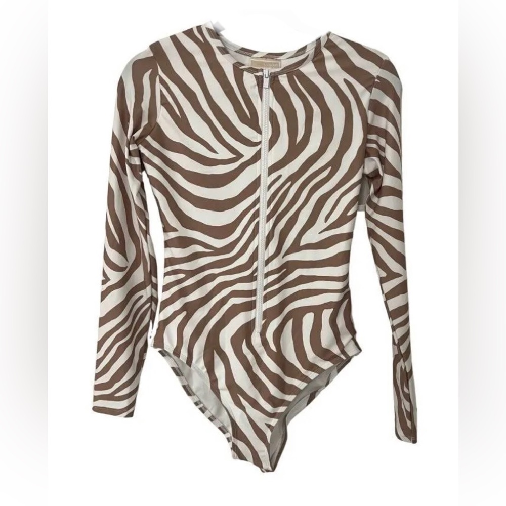 Michael Kors Long‎ Sleeve Rash Guard Zip white Tan Zebra 1-piece Swimsuit size 8